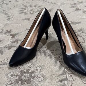 Classic Black Pointed-Toe Pumps - Women's Heels
